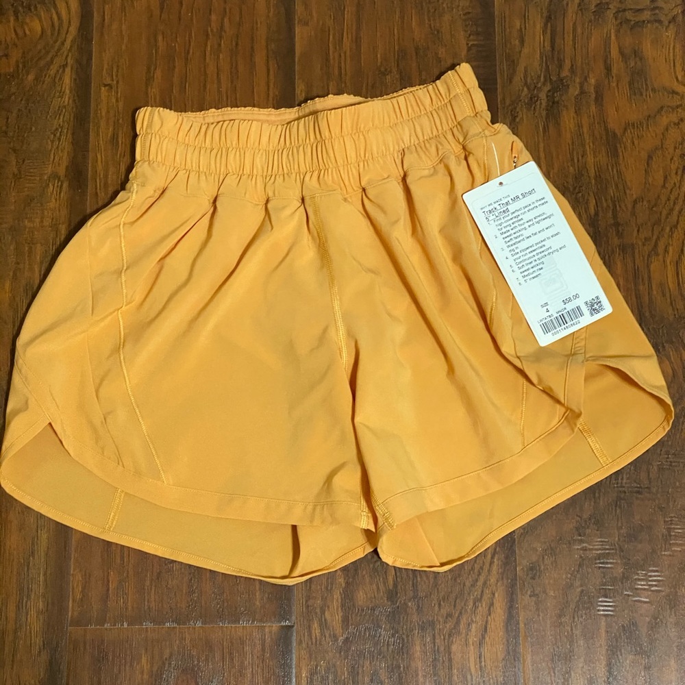 BNWT Lululemon Track That 5” size 4